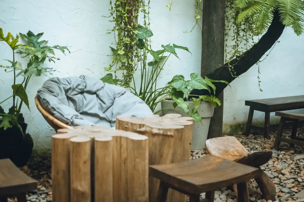 Jak zrobić meble ogrodowe tanio i solidnie?